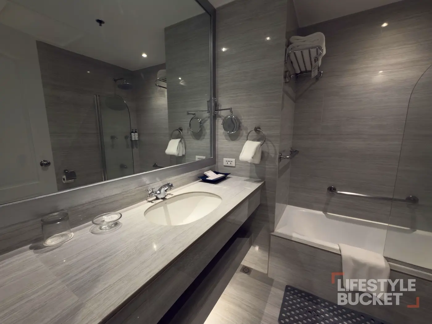 Vivere Hotel Bathroom